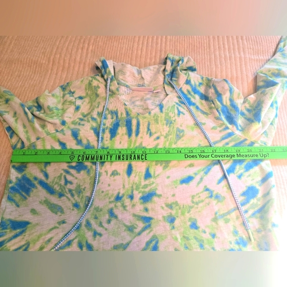 BELLE BY KIM GRAVEL BLUE & GREEN TIE-DYED HOODIE SHIRT WITH POCKETS. SIZE LARGE. - Picture 5 of 9